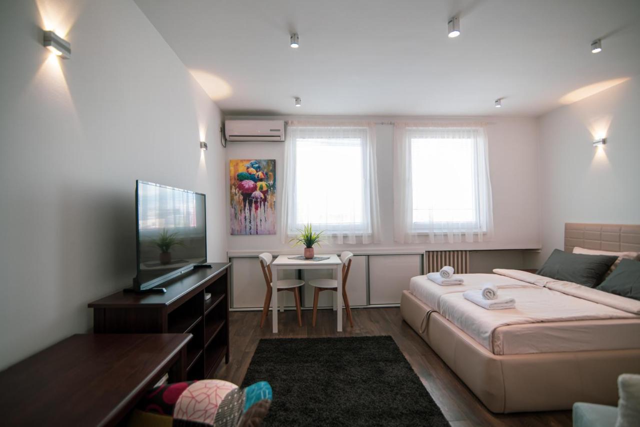 5 Star Central Studio Skopje Exterior foto